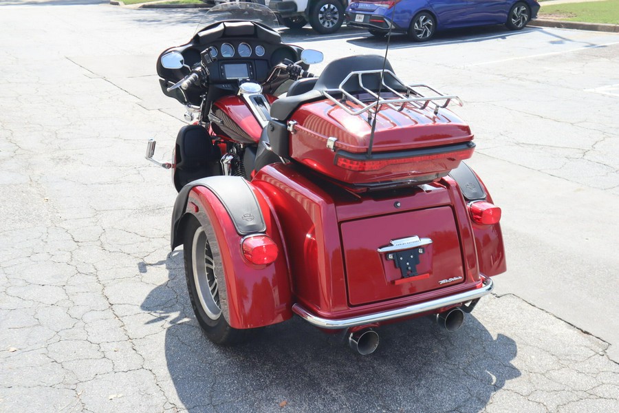 2018 Harley-Davidson Tri Glide Ultra Wicked Red/Twisted Cherry