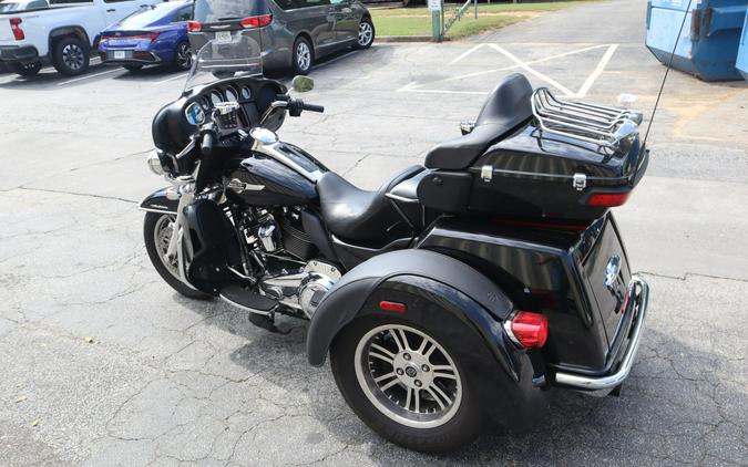 2022 Harley-Davidson Tri Glide Ultra Vivid Black