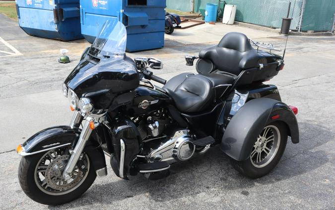 2022 Harley-Davidson Tri Glide Ultra Vivid Black