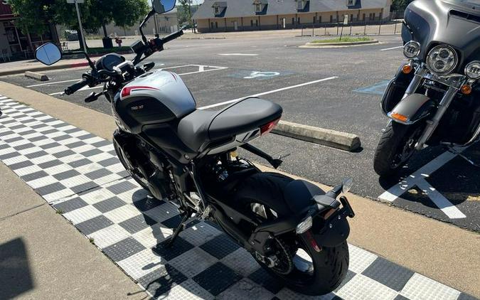 2025 Triumph Trident 660 Triple Tribute Snowdonia White