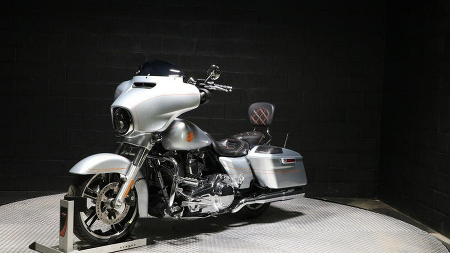 2015 Harley-Davidson® FLHXS - Street Glide® Special