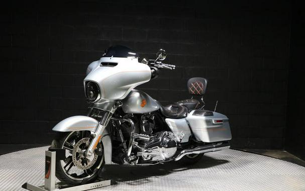 2015 Harley-Davidson® FLHXS - Street Glide® Special