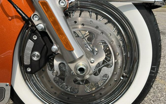 2023 Harley-Davidson Electra Glide Highway King HI-FI Orange/Birch White