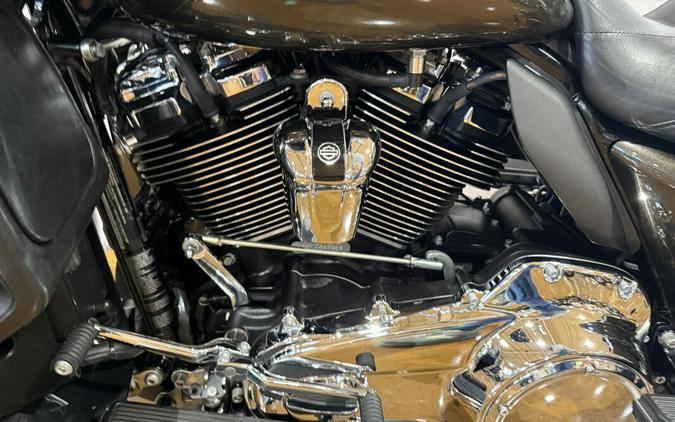 Harley-Davidson® Ultra Limited 2020 FLHTK USCALES1 RVR RCK GRY/BLK W/PINSTRIPE