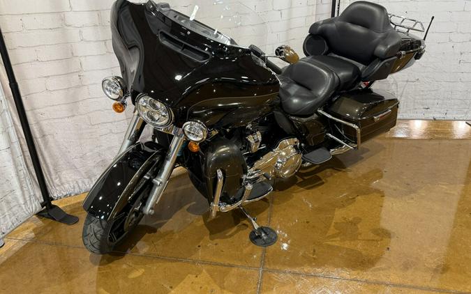 Harley-Davidson® Ultra Limited 2020 FLHTK USCALES1 RVR RCK GRY/BLK W/PINSTRIPE