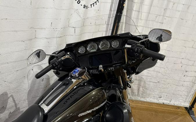 Harley-Davidson® Ultra Limited 2020 FLHTK USCALES1 RVR RCK GRY/BLK W/PINSTRIPE