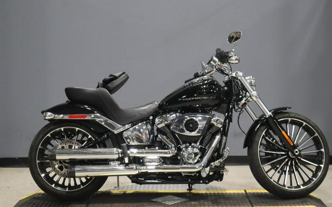2025 Harley-Davidson Breakout Vivid Black