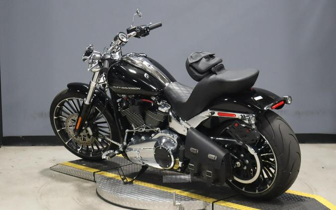 2025 Harley-Davidson Breakout Vivid Black