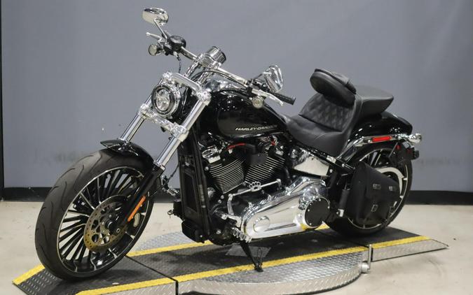 2025 Harley-Davidson Breakout Vivid Black