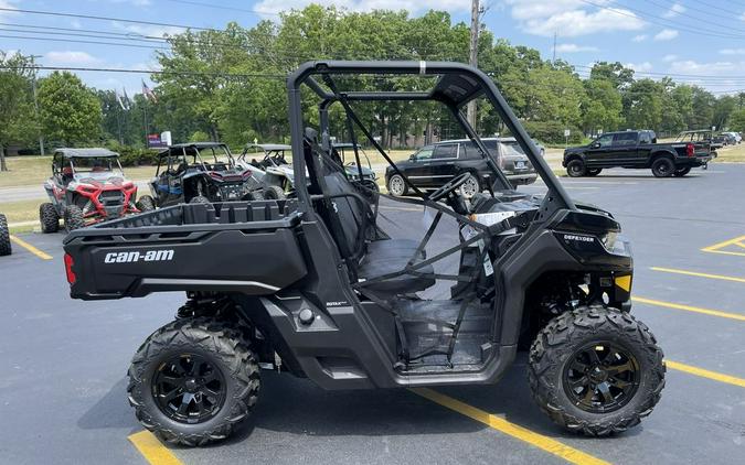 2023 Can-Am® Defender DPS HD9 Timeless Black