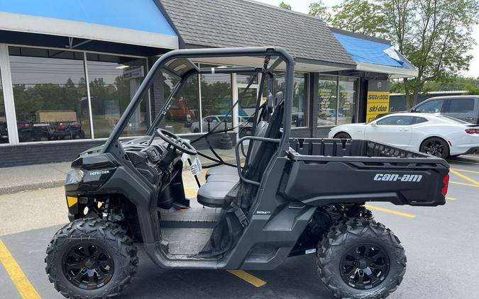 2023 Can-Am® Defender DPS HD9 Timeless Black