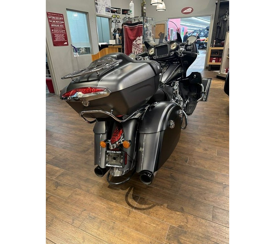 2019 Indian Motorcycle® Roadmaster® Steel Gray Smoke / Thunder Black Smoke