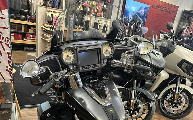 2019 Indian Motorcycle® Roadmaster® Steel Gray Smoke / Thunder Black Smoke