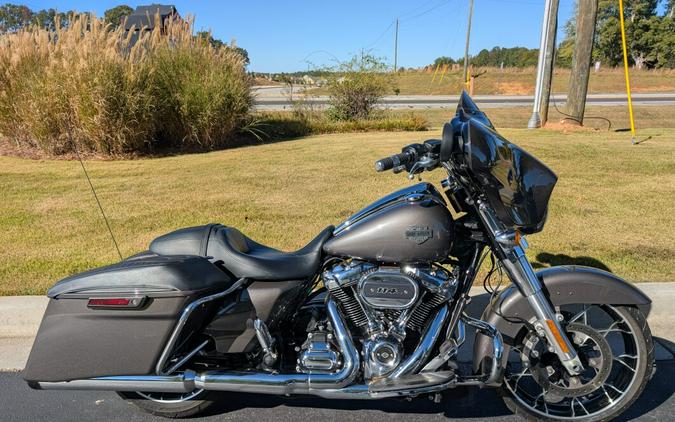 2023 Harley-Davidson® Street Glide® Special Gray Haze