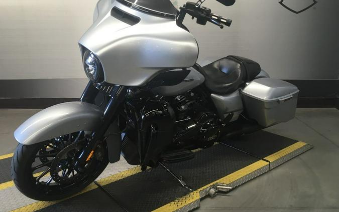 2019 Harley-Davidson® FLHXS - Street Glide® Special
