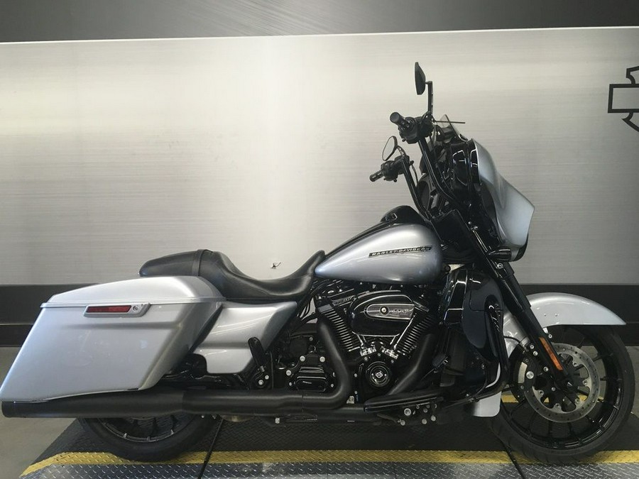 2019 Harley-Davidson® FLHXS - Street Glide® Special