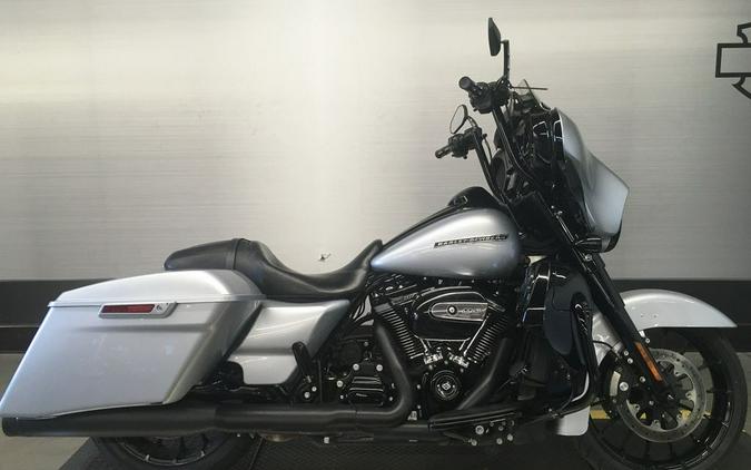 2019 Harley-Davidson® FLHXS - Street Glide® Special