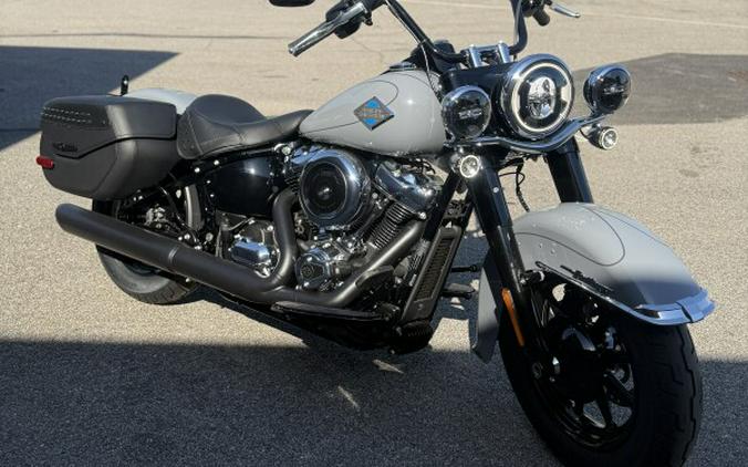Harley-Davidson® Heritage Classic® 2026 FLHC 34626867 DRK BILIARD GRY