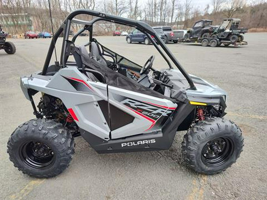 2024 Polaris RZR 200 EFI