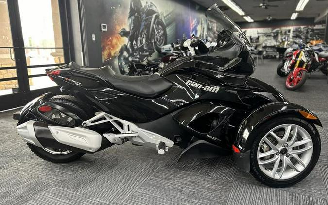 2015 Can-Am® Spyder® ST 5 Speed Manual (SM5)