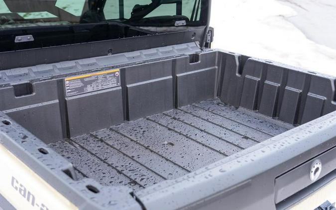 2026 Can-Am® Defender Limited HD11 Desert Tan & Carbon Black