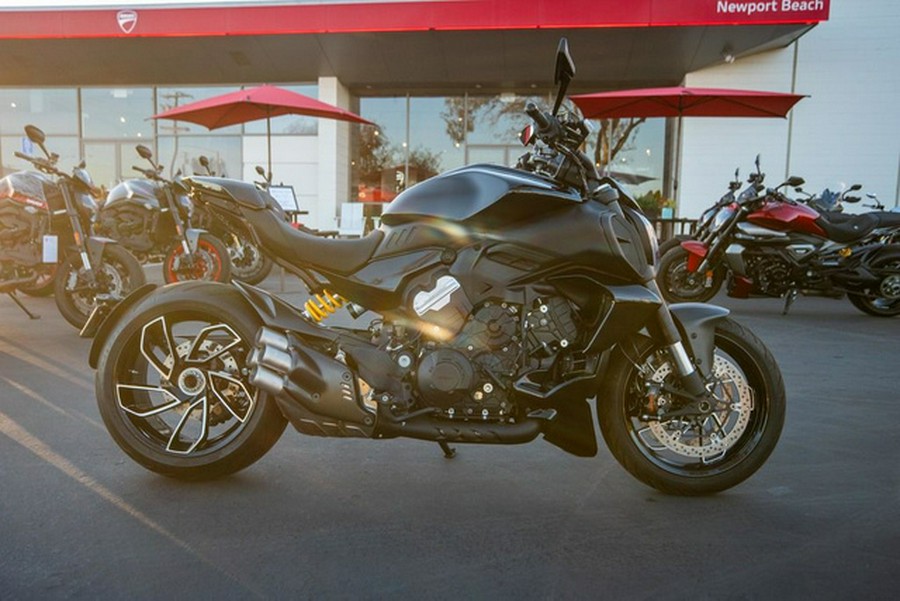2024 Ducati Diavel V4 Black V4