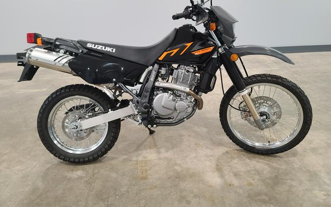 2026 DR650S - Suzuki