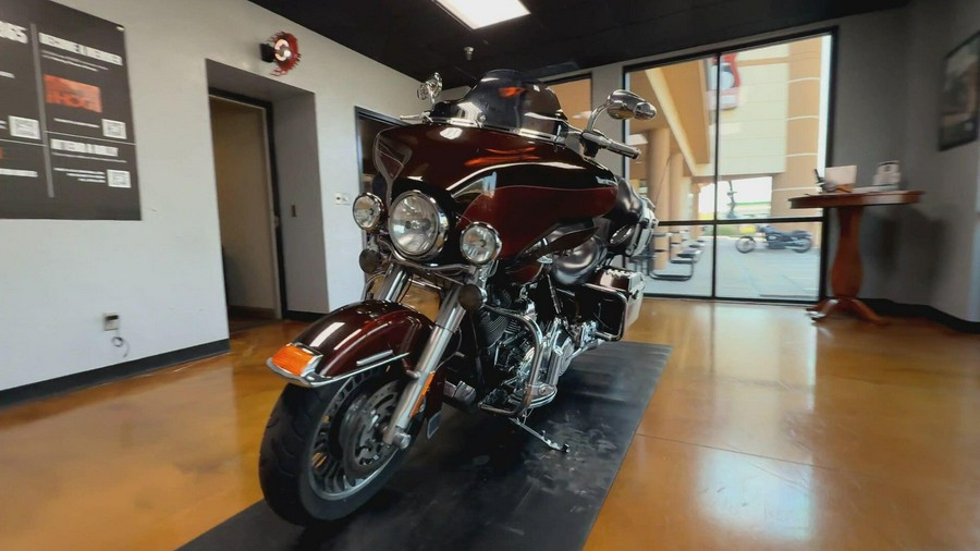 2011 Harley-Davidson® Electra Glide® Ultra Limited Two-Tone Dark Candy Root Beer/Light Candy Root Be