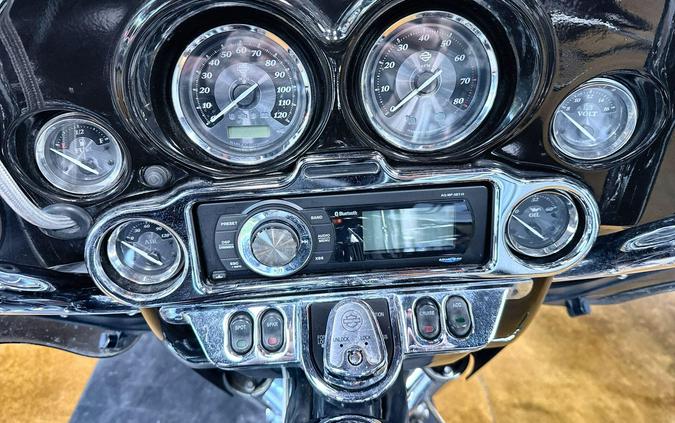 2011 Harley-Davidson® Electra Glide® Ultra Limited Two-Tone Dark Candy Root Beer/Light Candy Root Be