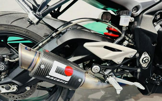 2024 Triumph Street Triple 765 R Silver Ice