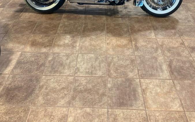 2009 Harley-Davidson® Road King® Classic