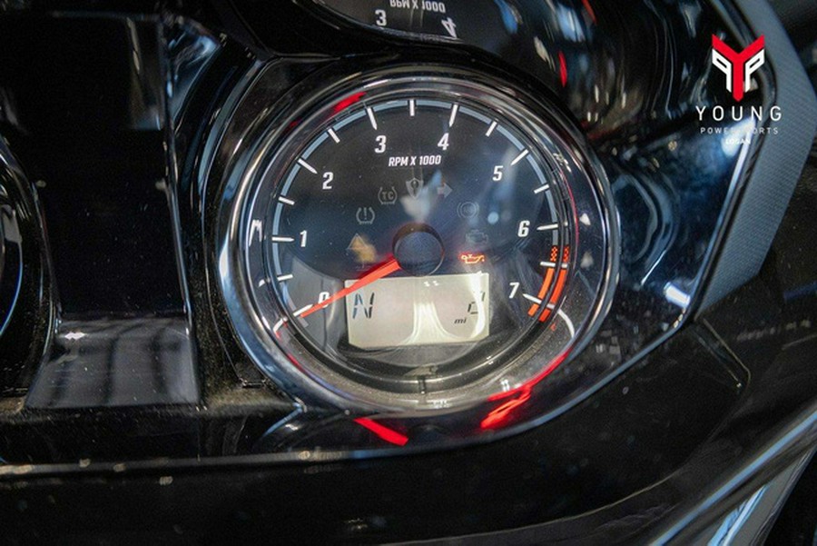 2025 Indian Challenger Limited 112 w/PowerBand Audio Ghost Wh