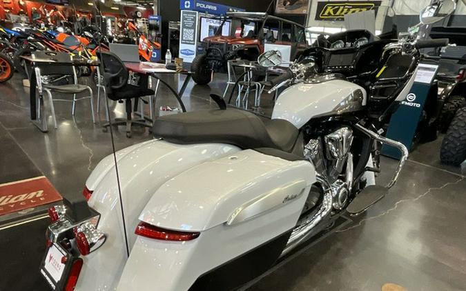 2025 Indian Challenger Limited 112 w/PowerBand Audio Ghost Wh