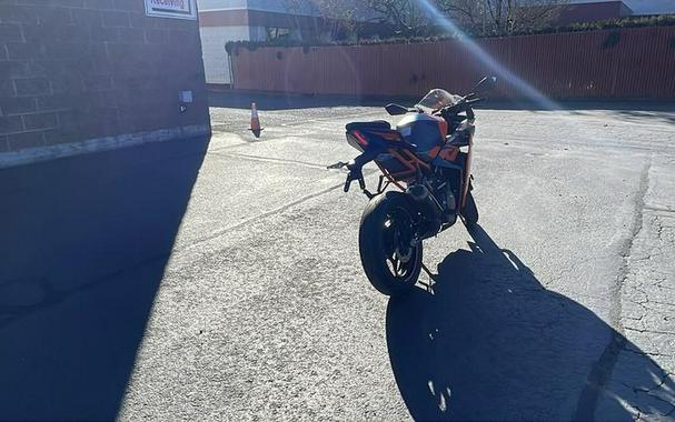 2022 KTM RC 390