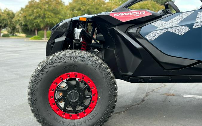 2025 Can-Am Maverick R X RS