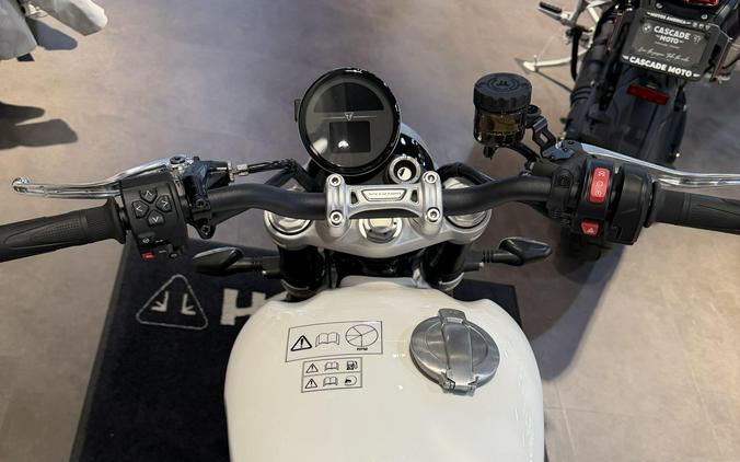 2025 Triumph Speed Twin 1200 - CRYSTAL WHITE - SAPPHIRE BLACK