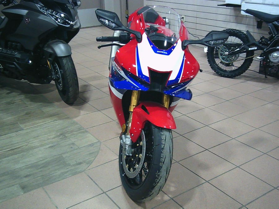 2026 HONDA CBR1000RR-R FIREBLADE SP