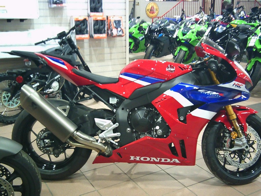 2026 HONDA CBR1000RR-R FIREBLADE SP