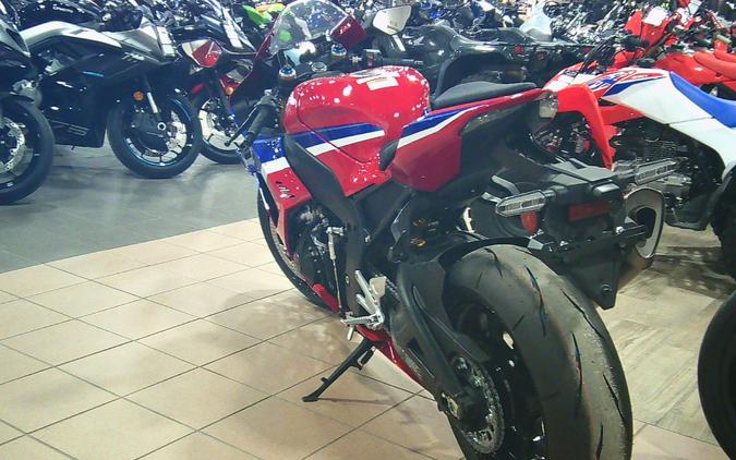 2026 HONDA CBR1000RR-R FIREBLADE SP