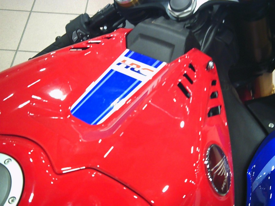 2026 HONDA CBR1000RR-R FIREBLADE SP