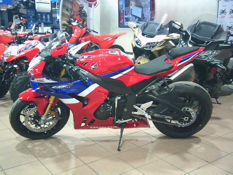2026 HONDA CBR1000RR-R FIREBLADE SP