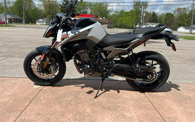 2024 KTM 790 Duke