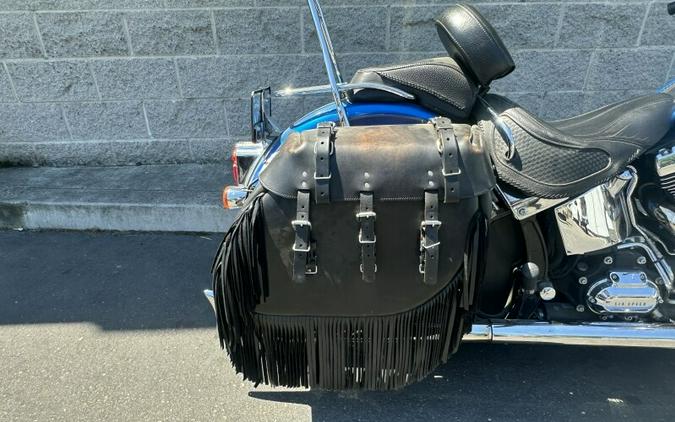 2017 Harley-Davidson® Softail® Deluxe BNVLBLU/FTM BLU W/PINSTRIPE