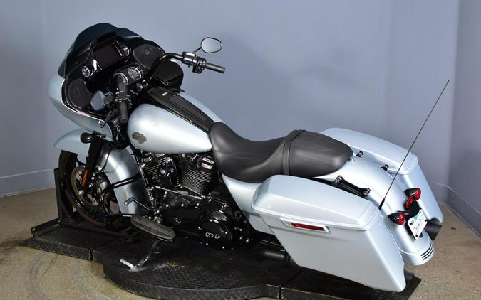 2023 Harley-Davidson Road Glide Special Atlas Silver Metallic - Black Finish