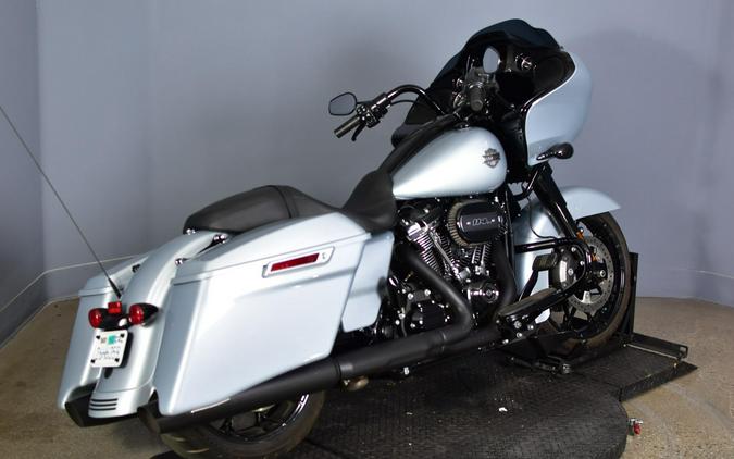 2023 Harley-Davidson Road Glide Special Atlas Silver Metallic - Black Finish