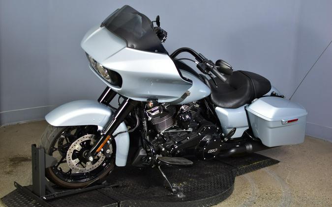 2023 Harley-Davidson Road Glide Special Atlas Silver Metallic - Black Finish