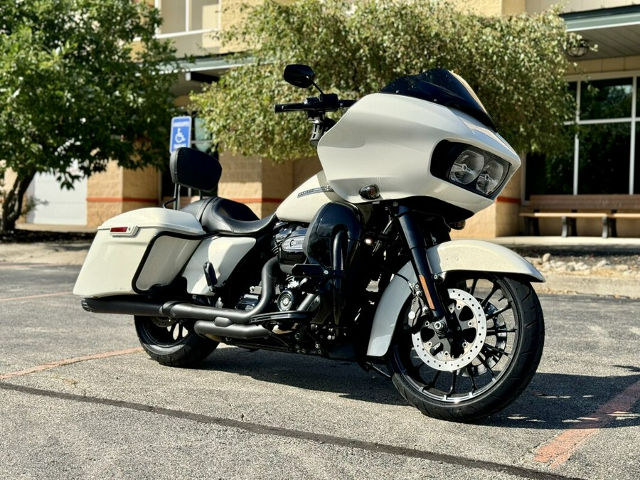 2018 Harley-Davidson Road Glide Special Bonneville Salt Pearl