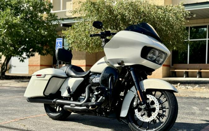 2018 Harley-Davidson Road Glide Special Bonneville Salt Pearl