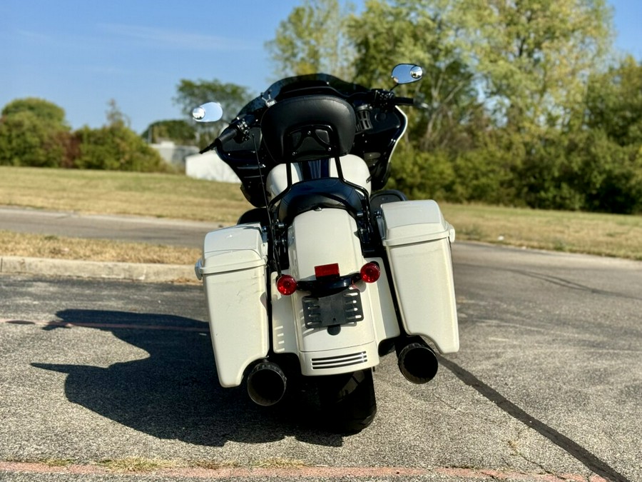 2018 Harley-Davidson Road Glide Special Bonneville Salt Pearl