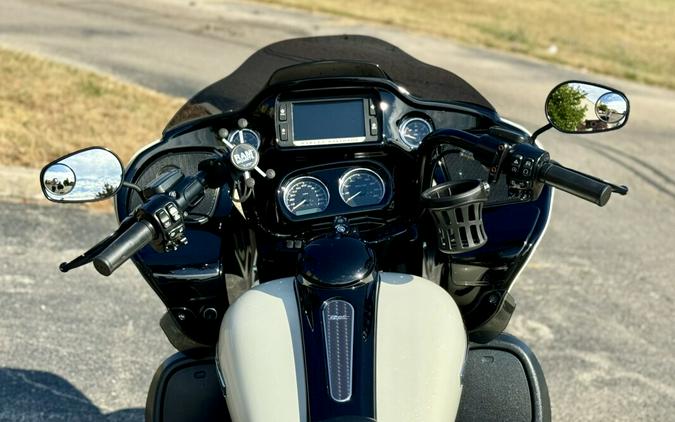 2018 Harley-Davidson Road Glide Special Bonneville Salt Pearl